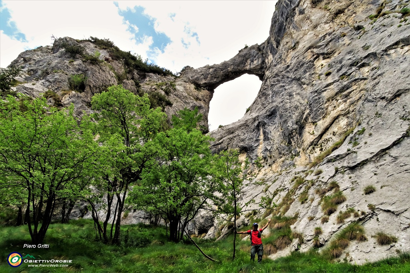 52 Arco di Pegherolo (1680 m), l'arco nella roccia .JPG